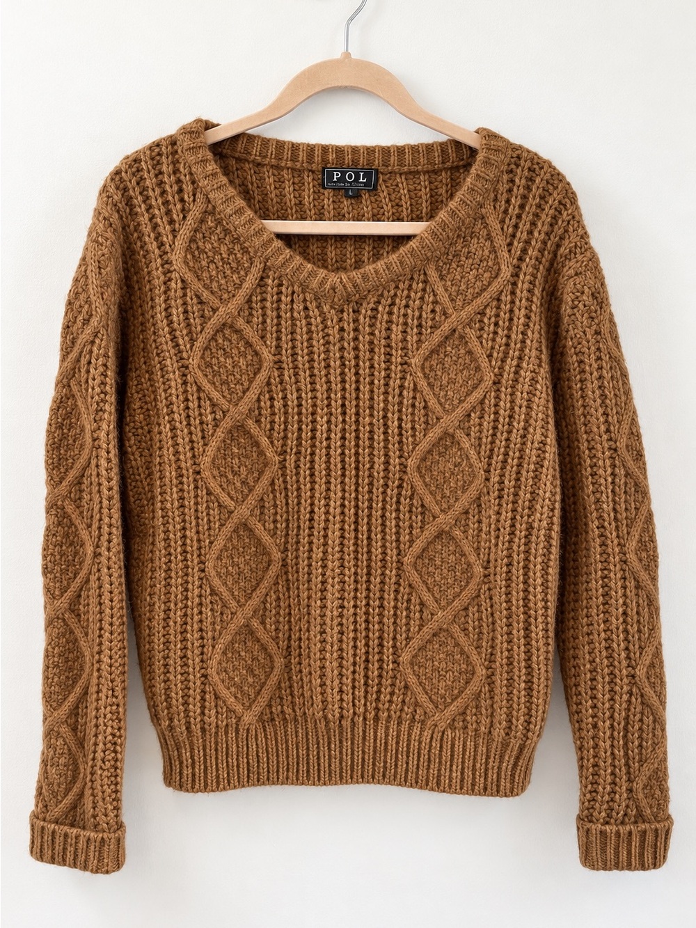 POL Vintage Chunky Cable V-Neck Sweater in Camel